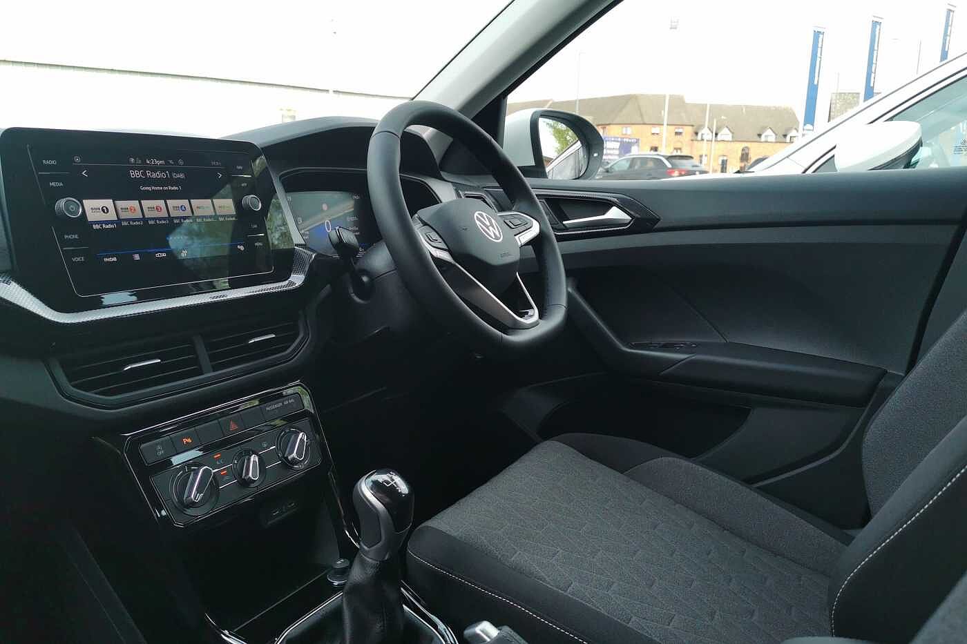 Used Volkswagen T-Cross 2025 for sale - 76110595: Photo 2