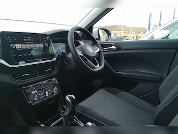 Used Volkswagen T-Cross 2025 for sale - 76110595: Photo 2