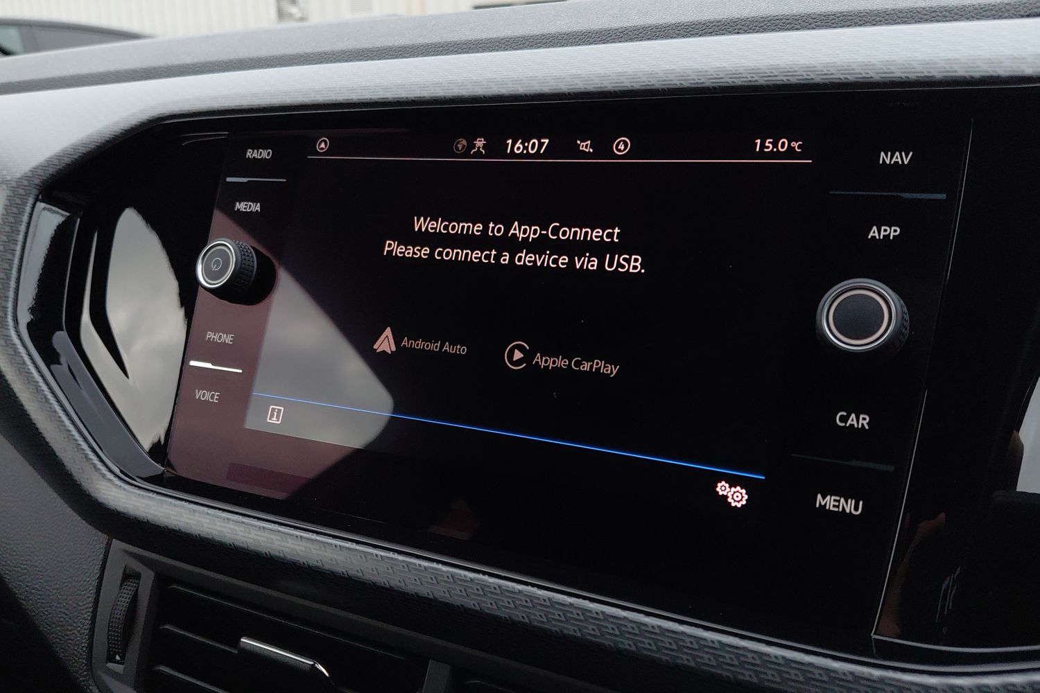 Used Volkswagen T-Cross 2023 for sale - 76410266: Photo 14