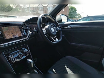 Used Volkswagen T-Roc 2021 for sale - 75553921: Photo
