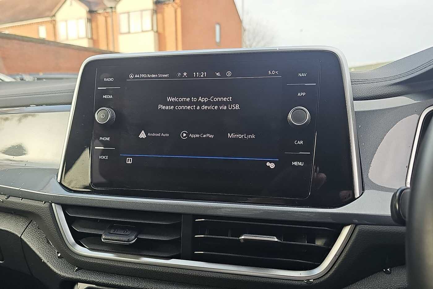 Used Volkswagen T-Roc 2023 for sale - 76635352: Photo 16