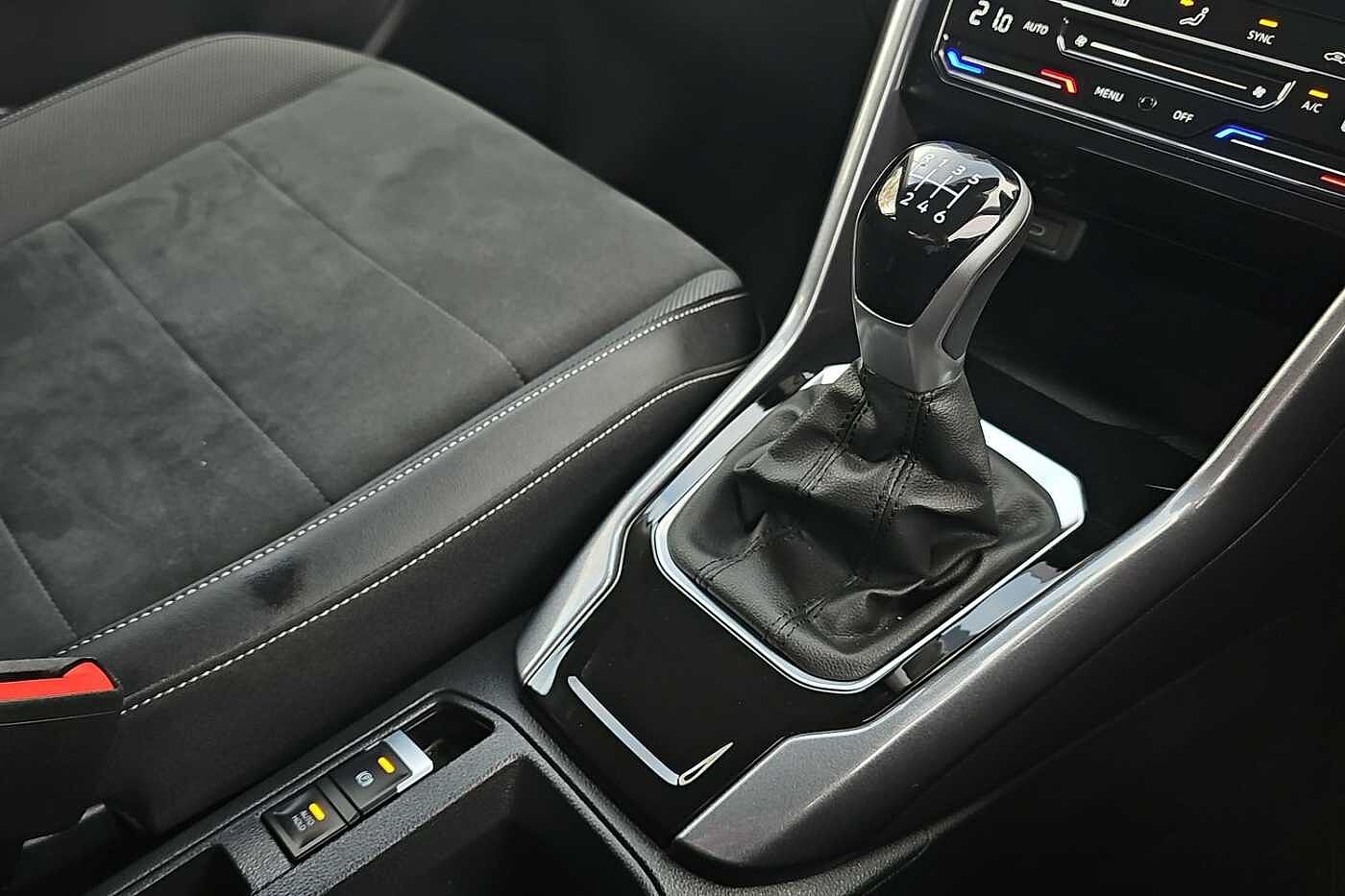 Used Volkswagen T-Roc 2023 for sale - 76635352: Photo 18