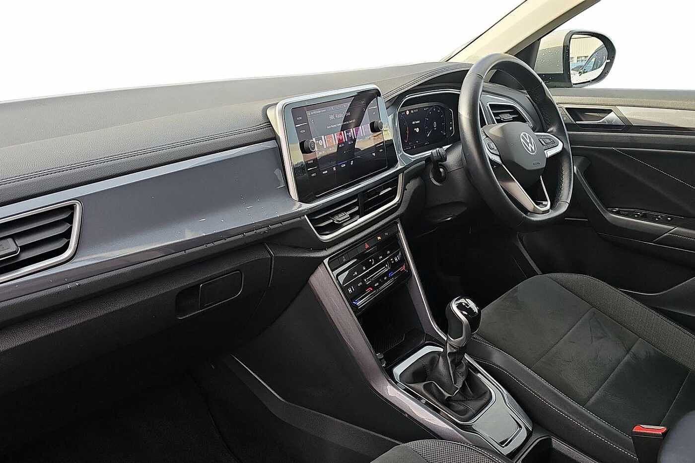 Used Volkswagen T-Roc 2023 for sale - 76635352: Photo 2