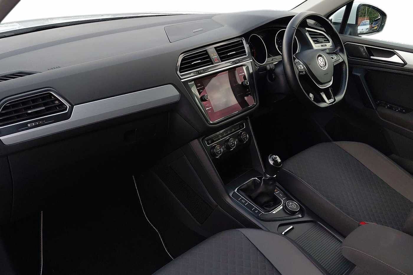 Used Volkswagen Tiguan 2017 for sale - 77176716: Photo 2