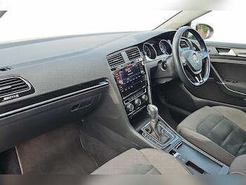Used Volkswagen Golf 2018 for sale - 75636296: Photo