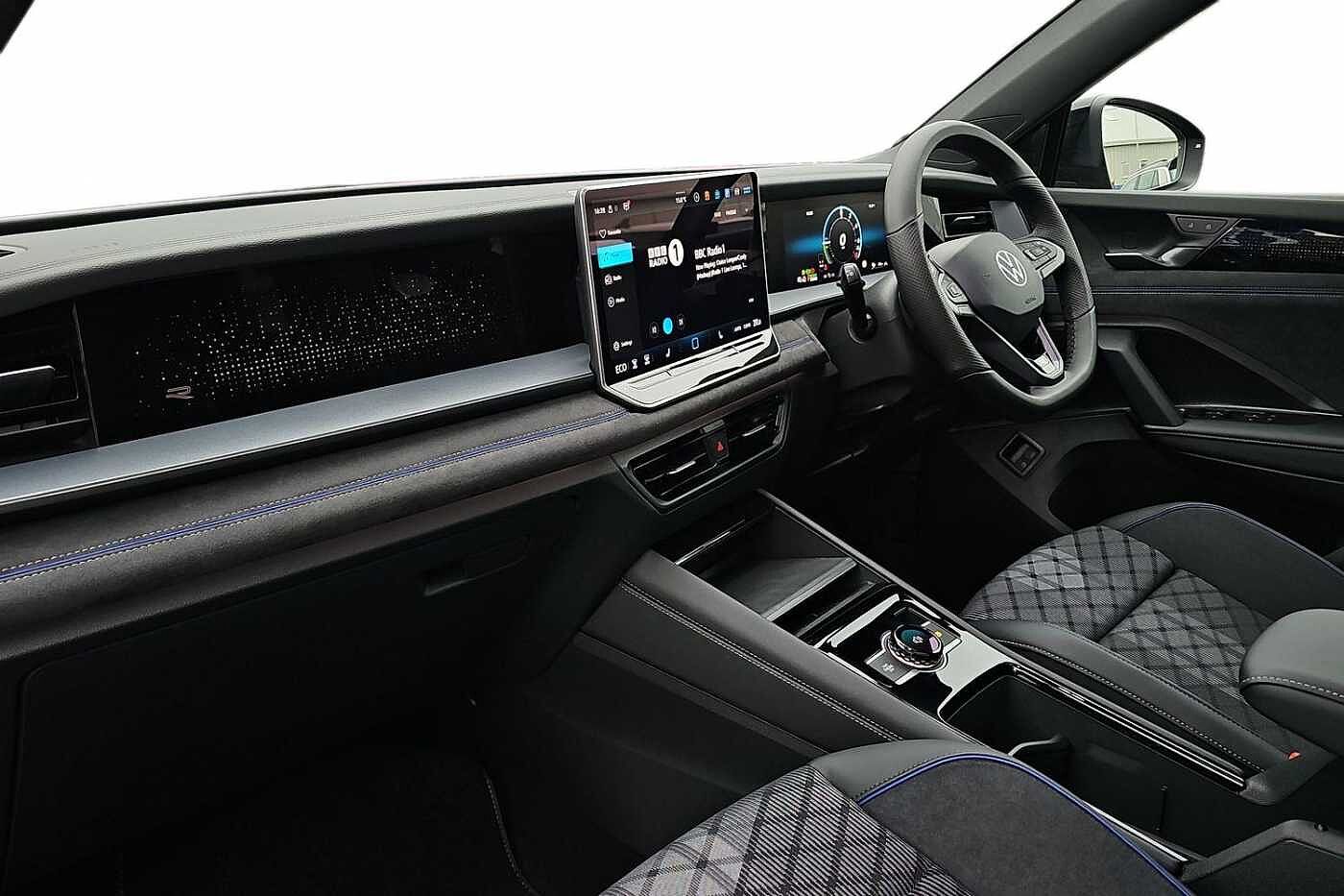 Used Volkswagen Touran 2025 for sale - 77052383: Photo 2