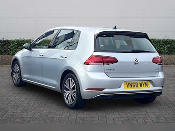 Used Volkswagen Golf 2018 for sale - 78246312: Photo