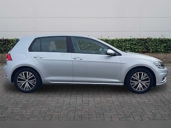 Used Volkswagen Golf 2018 for sale - 78246312: Photo