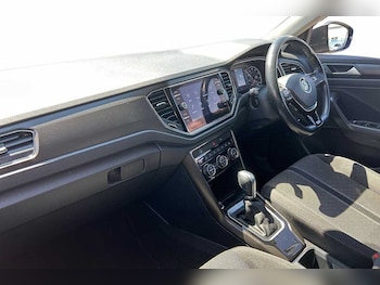 Used Volkswagen T-Roc 2019 for sale - 79213644: Photo