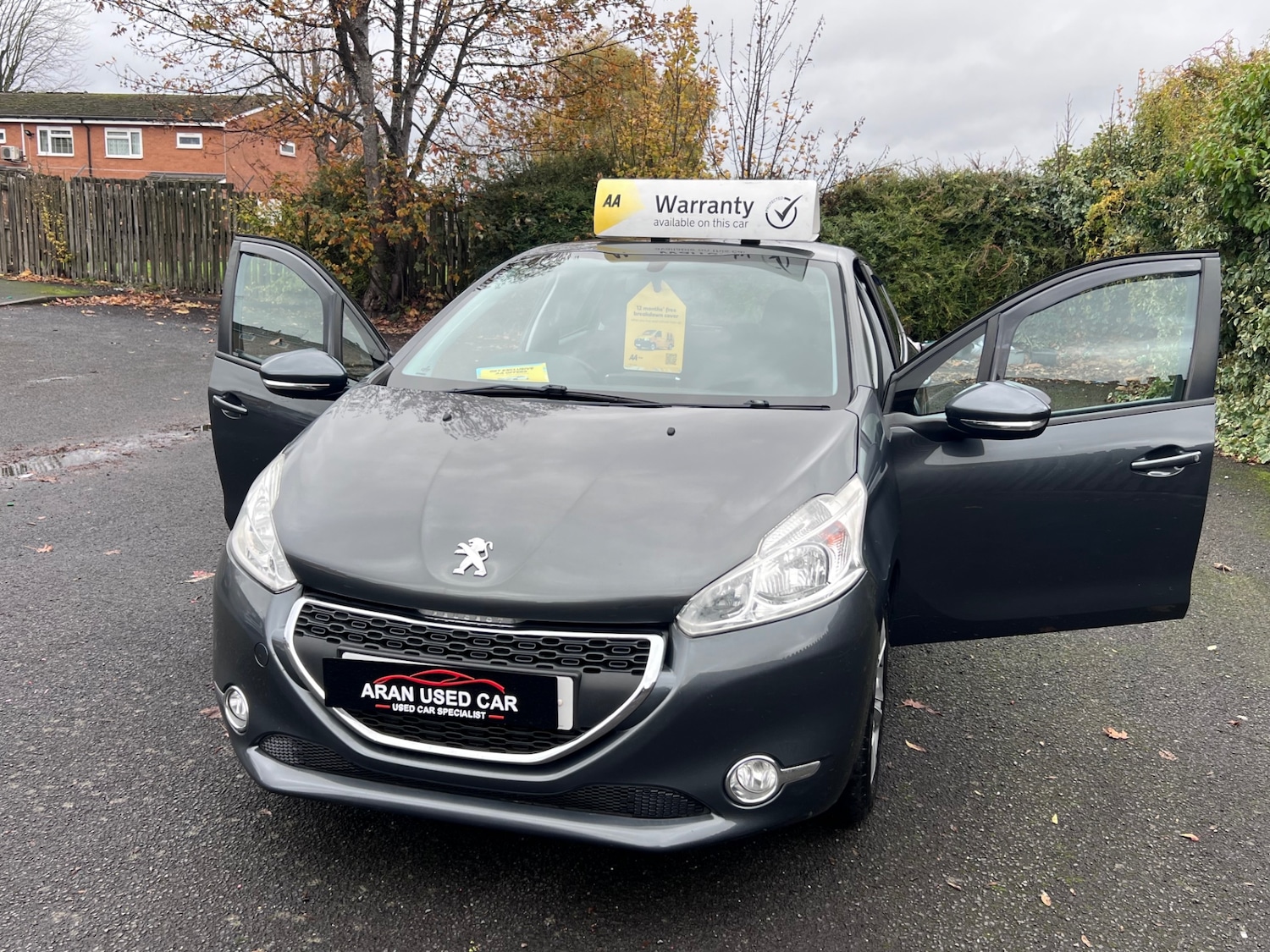 Used Peugeot 208 2012 for sale - 76560233: Photo 1