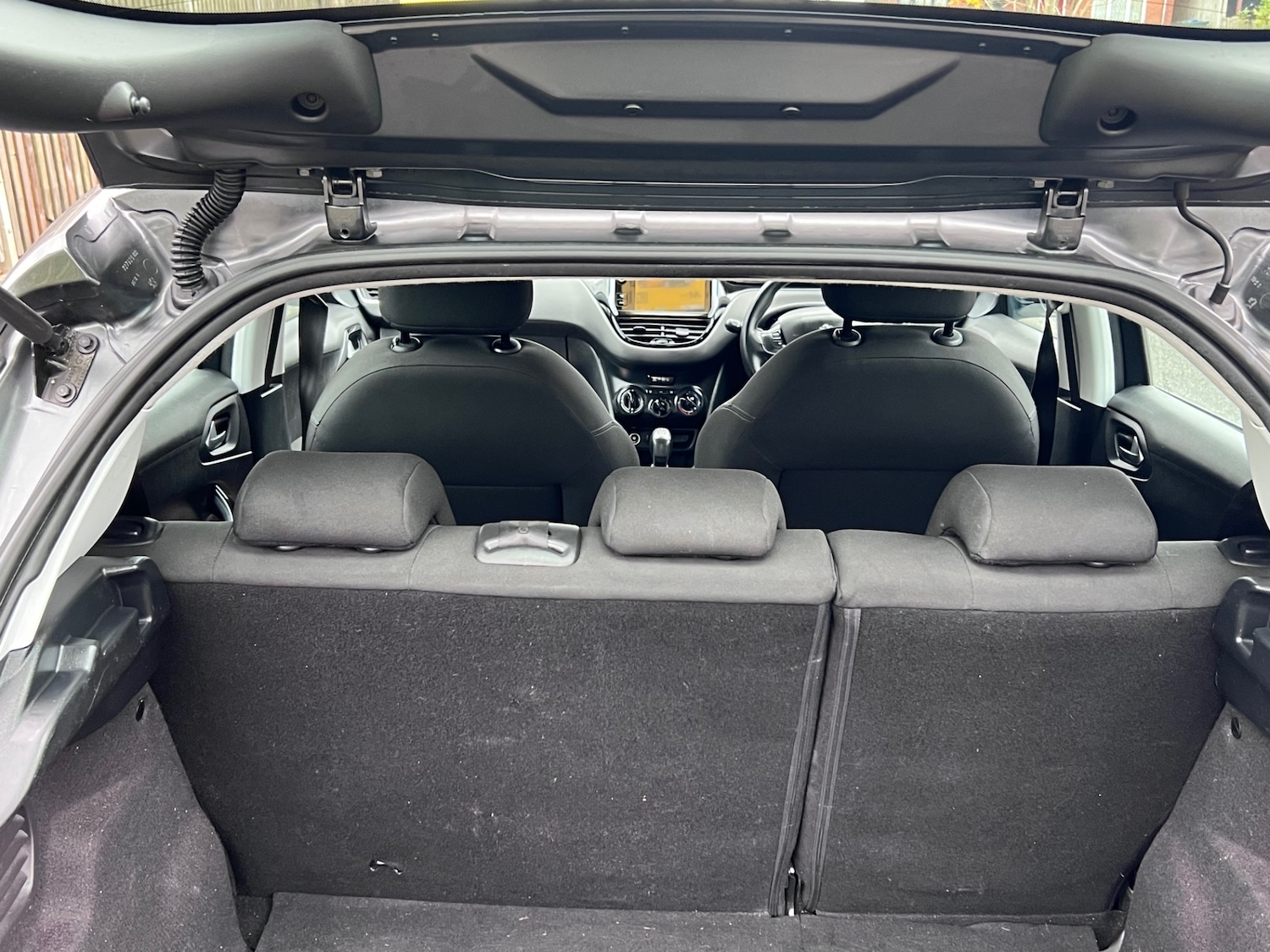 Used Peugeot 208 2012 for sale - 76560233: Photo 10