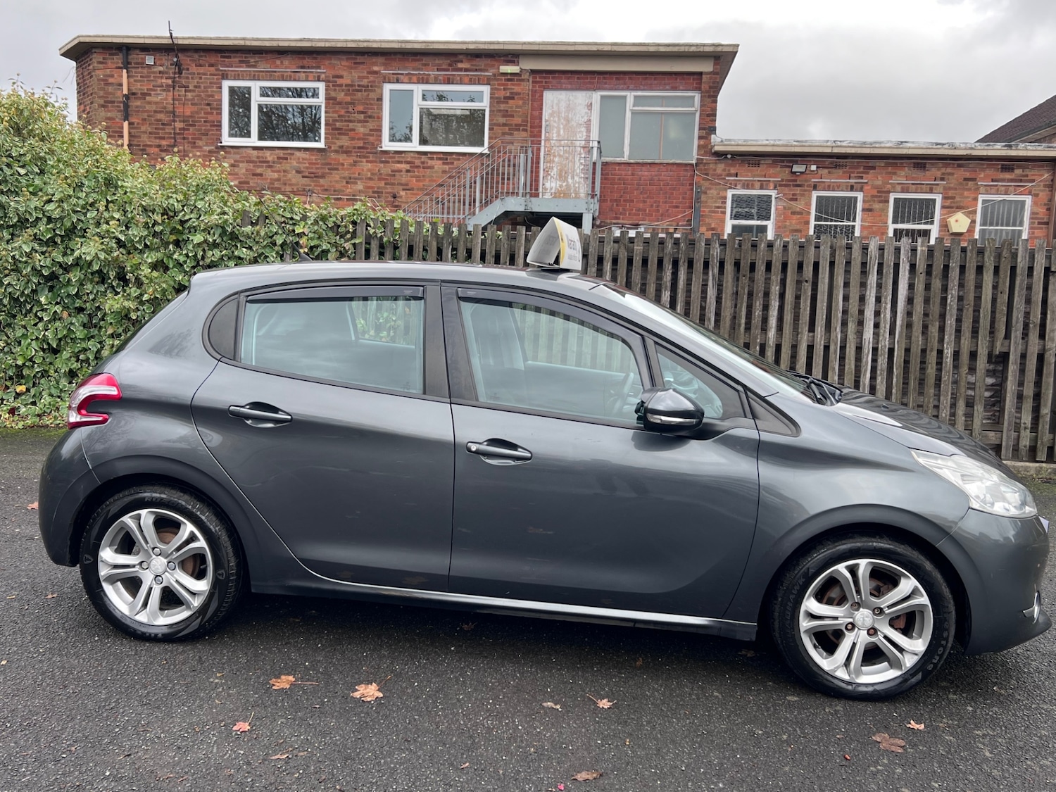 Used Peugeot 208 2012 for sale - 76560233: Photo 19