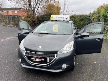 Used Peugeot 208 2012 for sale - 76560233: Photo