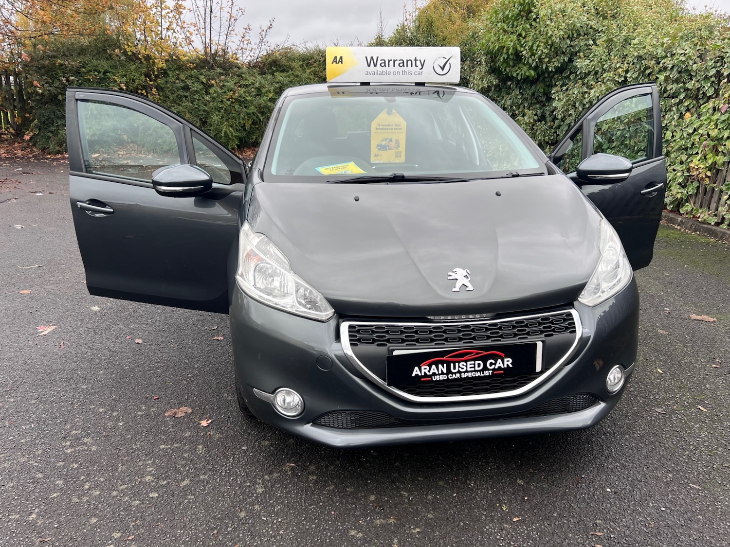 Used Peugeot 208 2012 for sale - 76560233: Photo 2