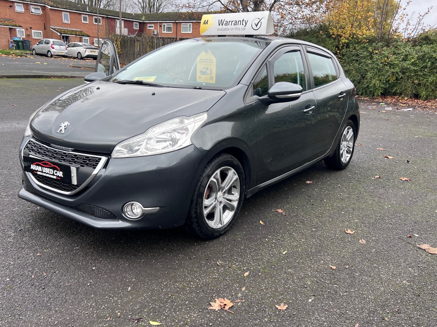 Used Peugeot 208 2012 for sale - 76560233: Photo 4