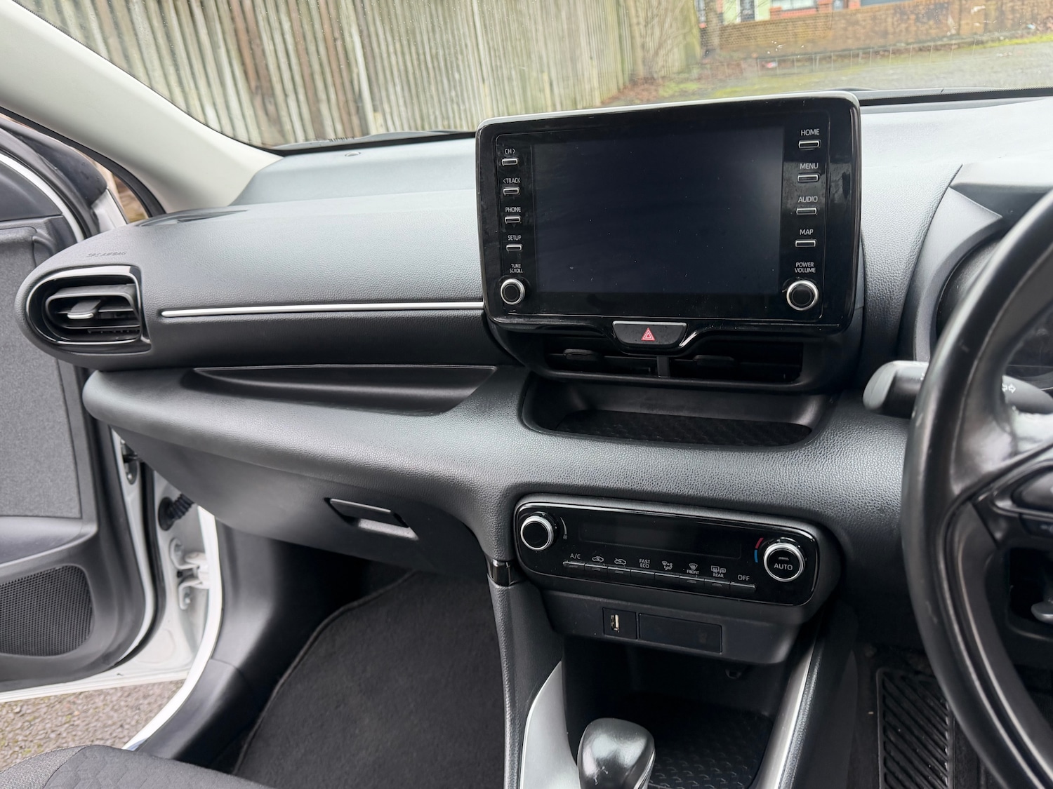 Used Toyota Yaris 2022 for sale - 77611371: Photo 12