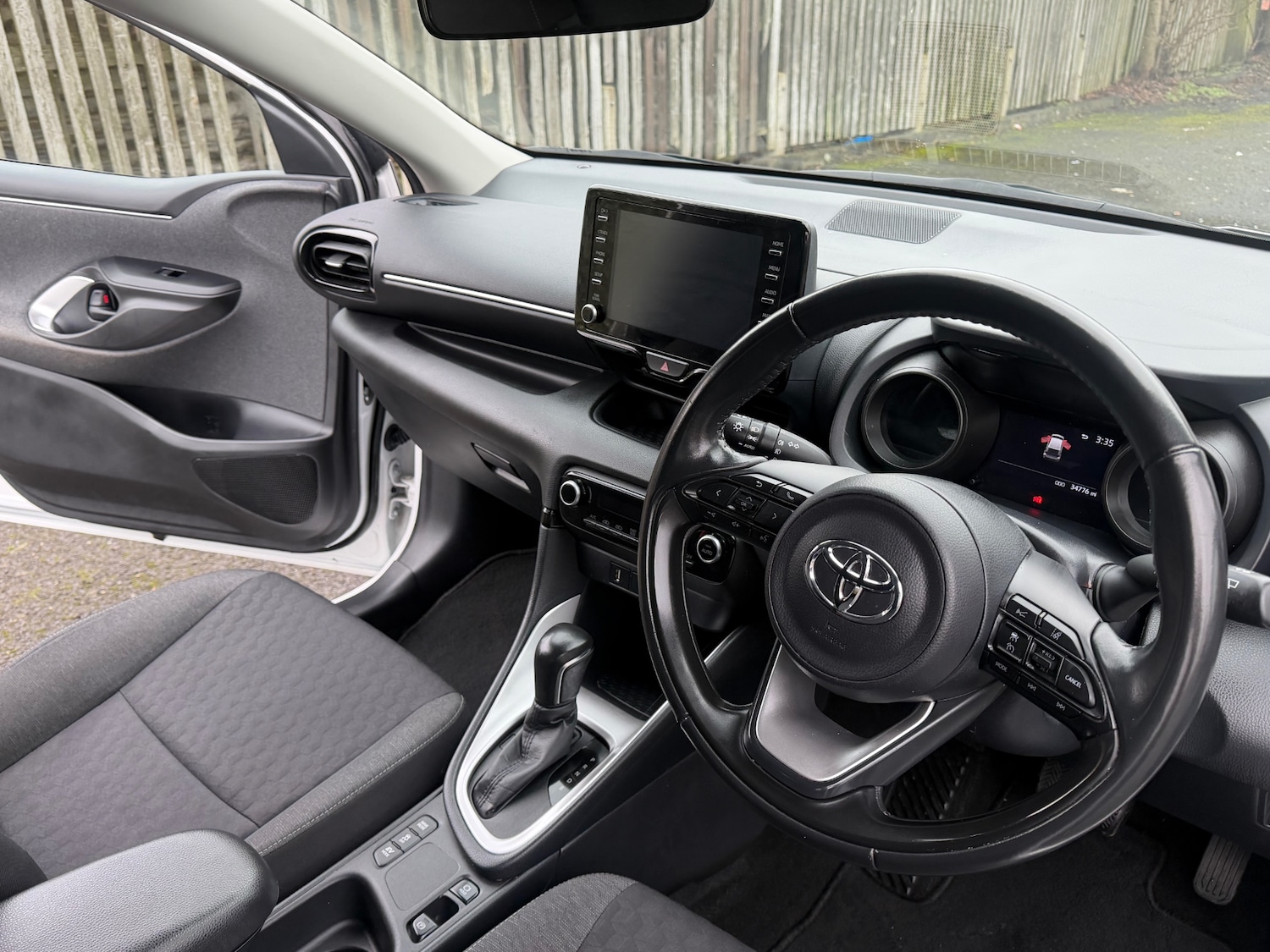 Used Toyota Yaris 2022 for sale - 77611371: Photo 16