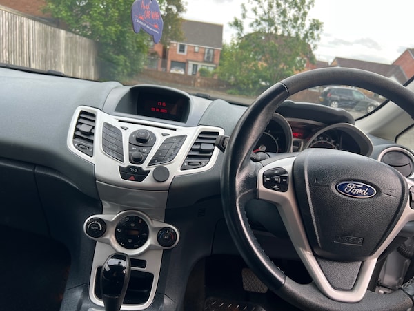 Used Ford Fiesta 2010 for sale - 74898324: Photo 15