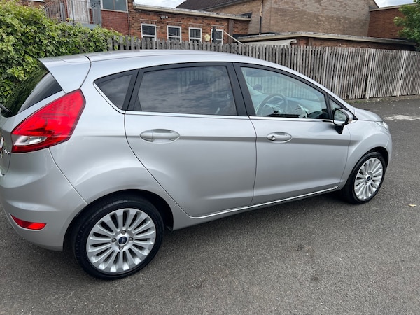Used Ford Fiesta 2010 for sale - 74898324: Photo 27