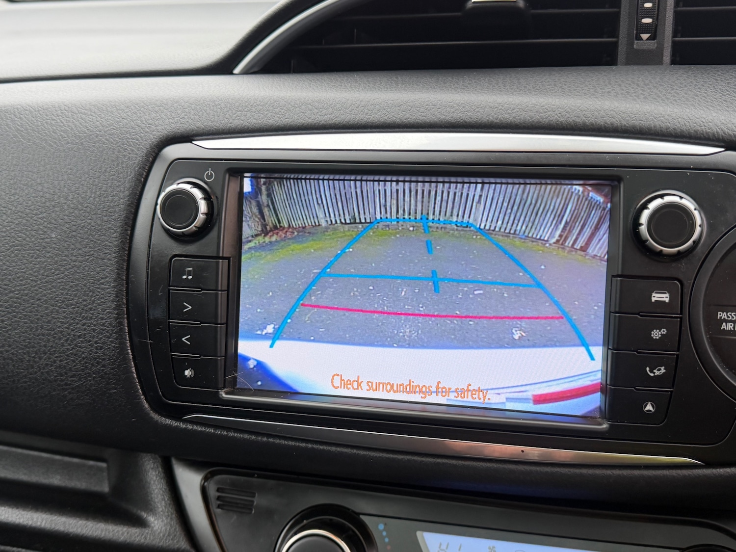 Used Toyota Yaris 2016 for sale - 77611379: Photo 12