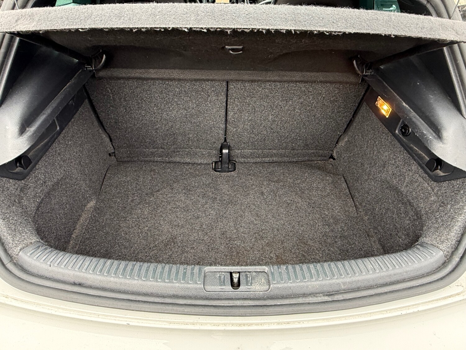 Used Volkswagen Scirocco 2012 for sale - 77813264: Photo 14