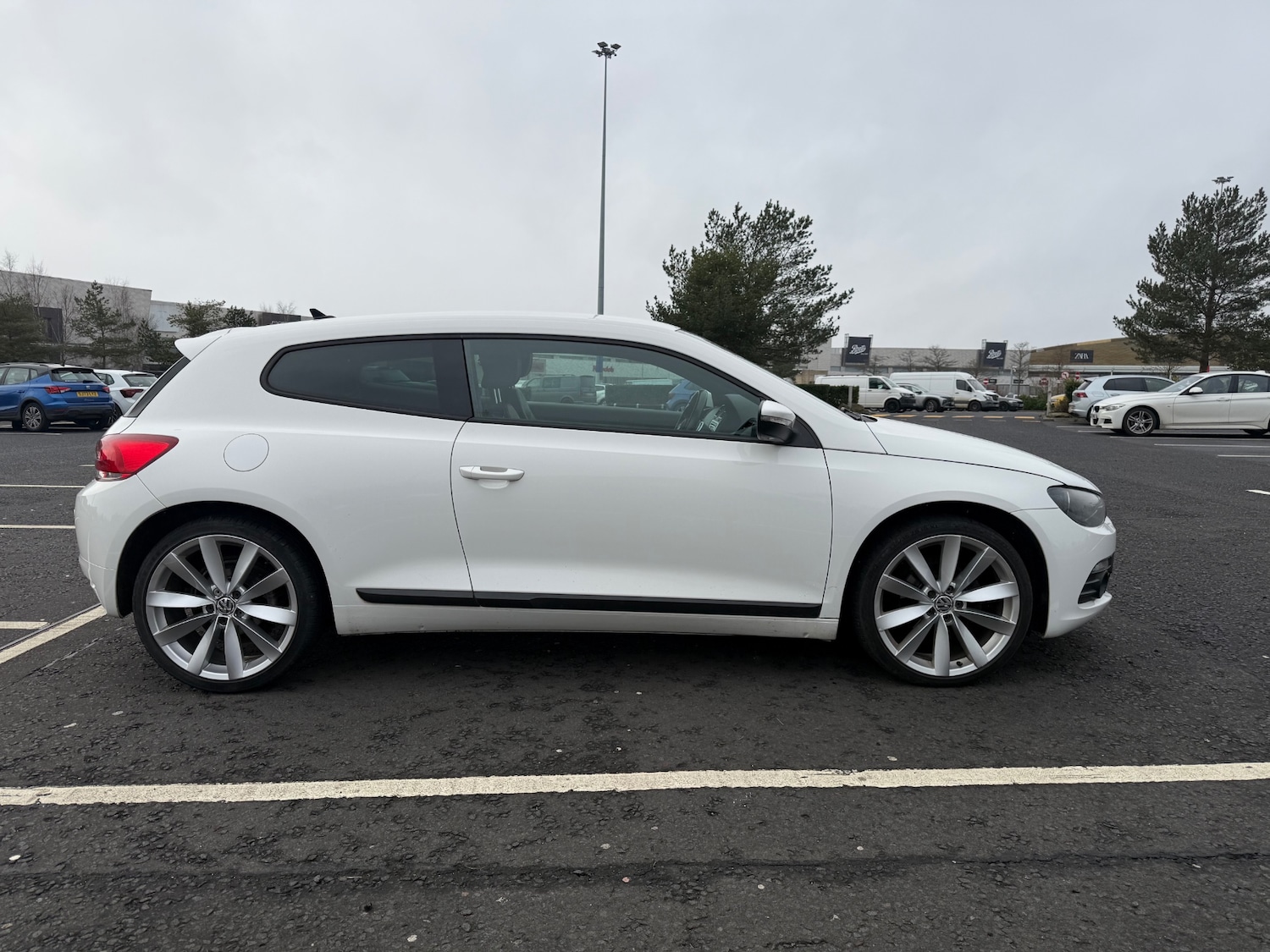 Used Volkswagen Scirocco 2012 for sale - 77813264: Photo 2
