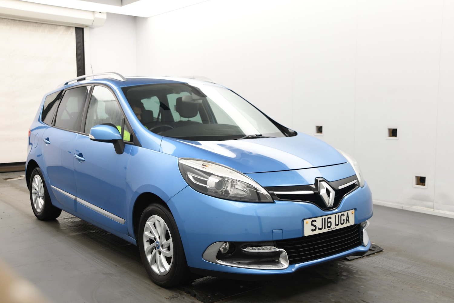 Used Renault Grand Scenic 2016 for sale - 76536964: Photo 1