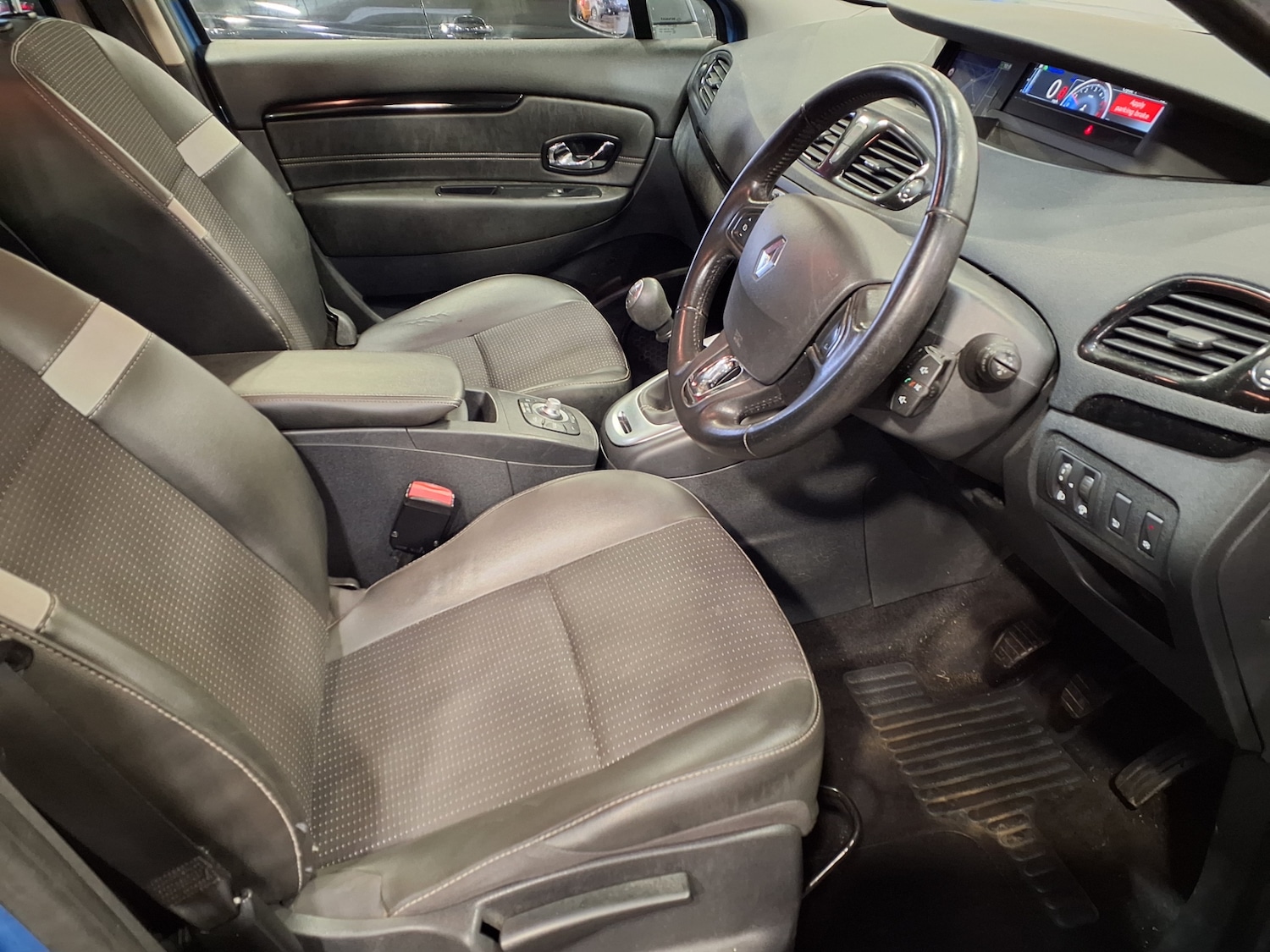 Used Renault Grand Scenic 2016 for sale - 76536964: Photo 5