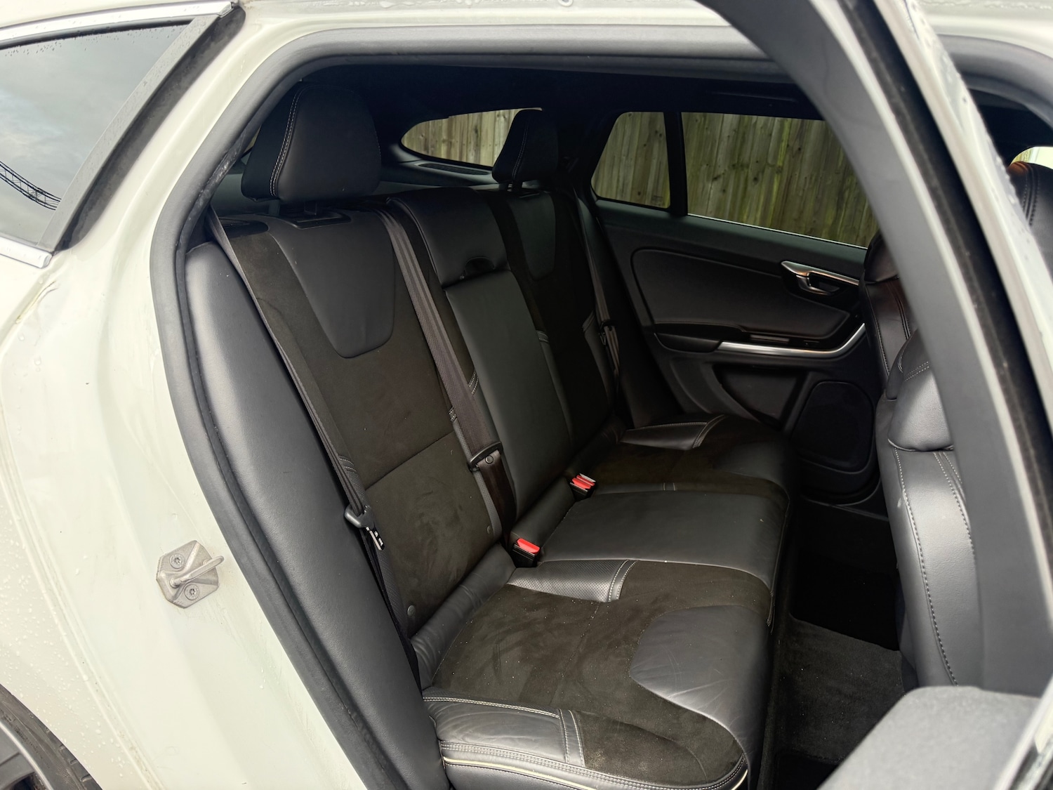 Used Volvo V60 2015 for sale - 76831229: Photo 10