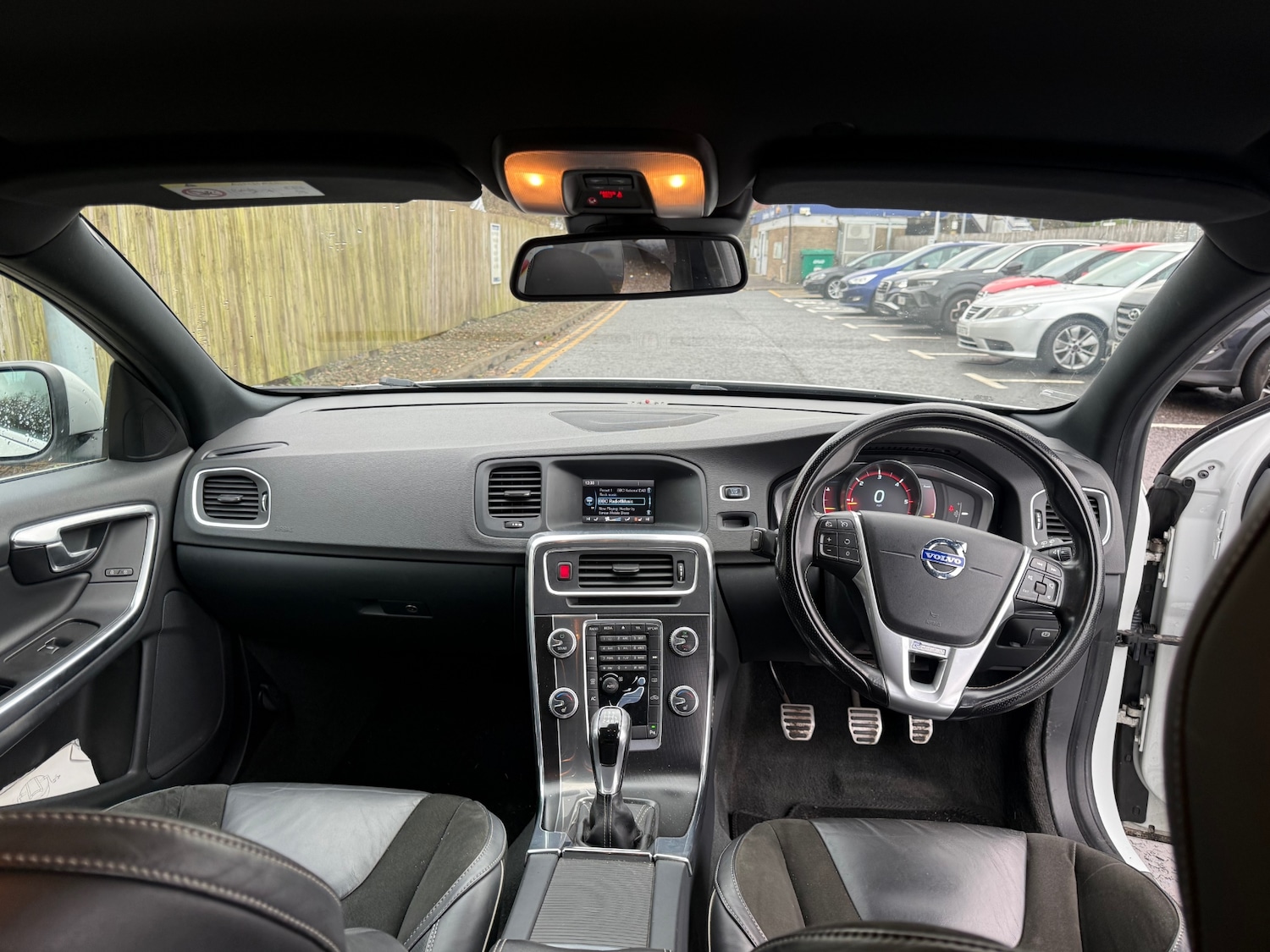 Used Volvo V60 2015 for sale - 76831229: Photo 11