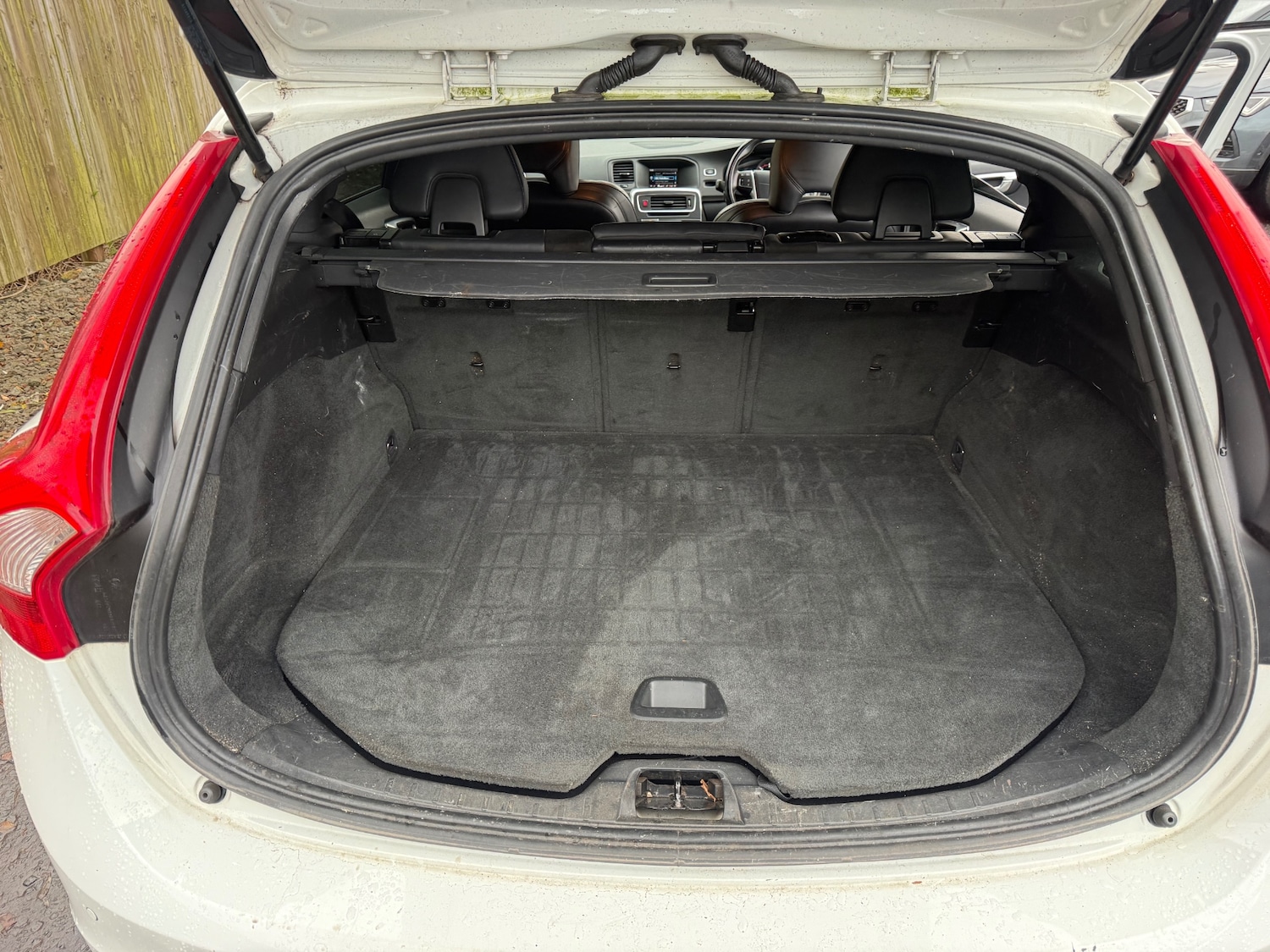 Used Volvo V60 2015 for sale - 76831229: Photo 12