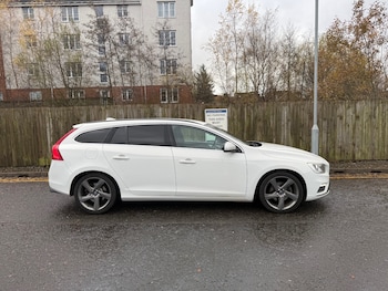 Used Volvo V60 2015 for sale - 76831229: Photo