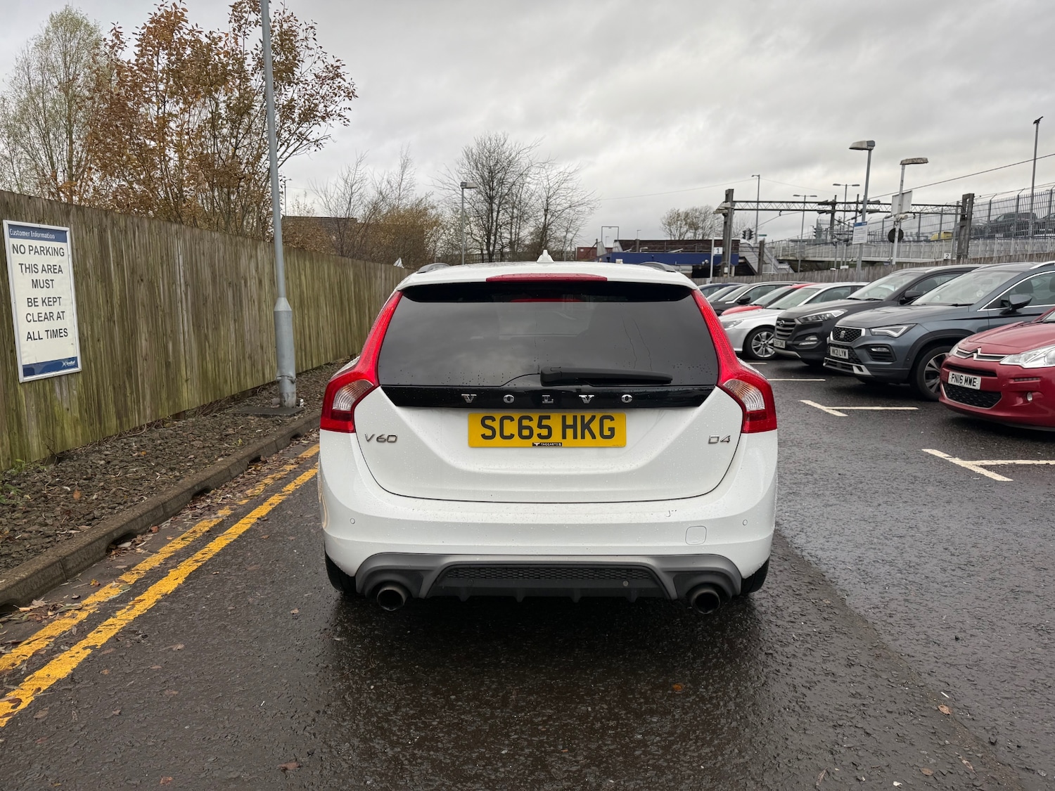 Used Volvo V60 2015 for sale - 76831229: Photo 4