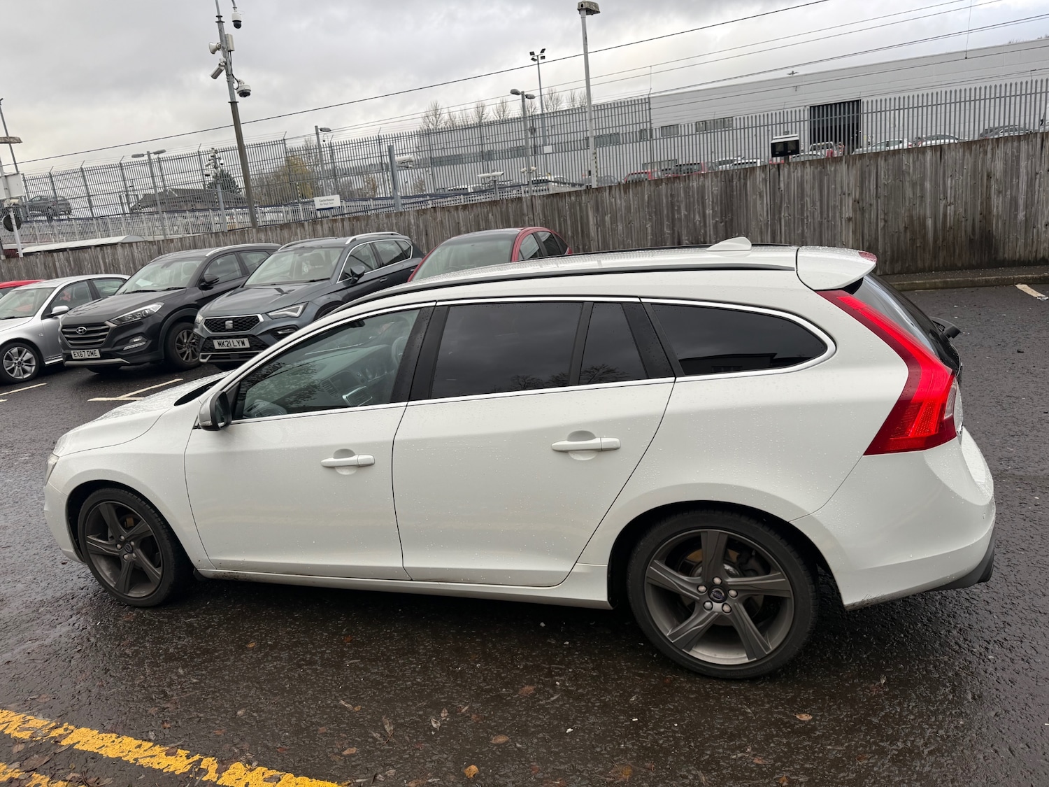 Used Volvo V60 2015 for sale - 76831229: Photo 6