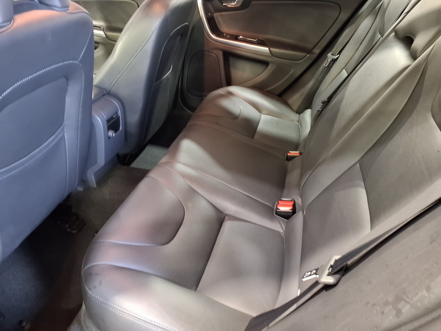 Used Volvo V60 2017 for sale - 76858946: Photo 5