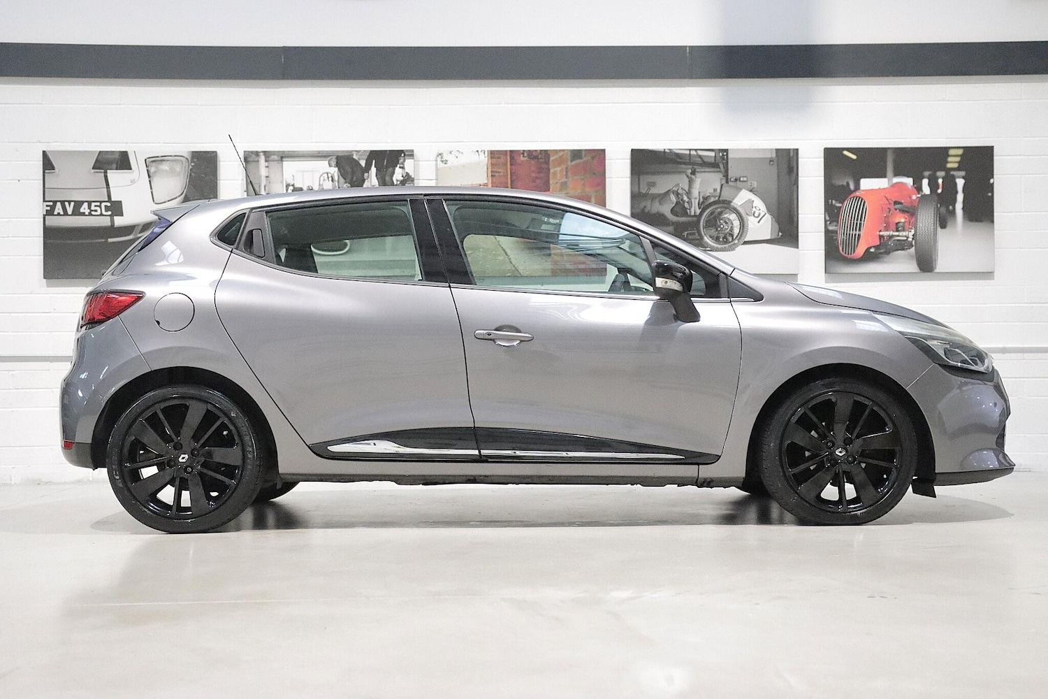 Used Renault Clio 2015 for sale - 76432550: Photo 2