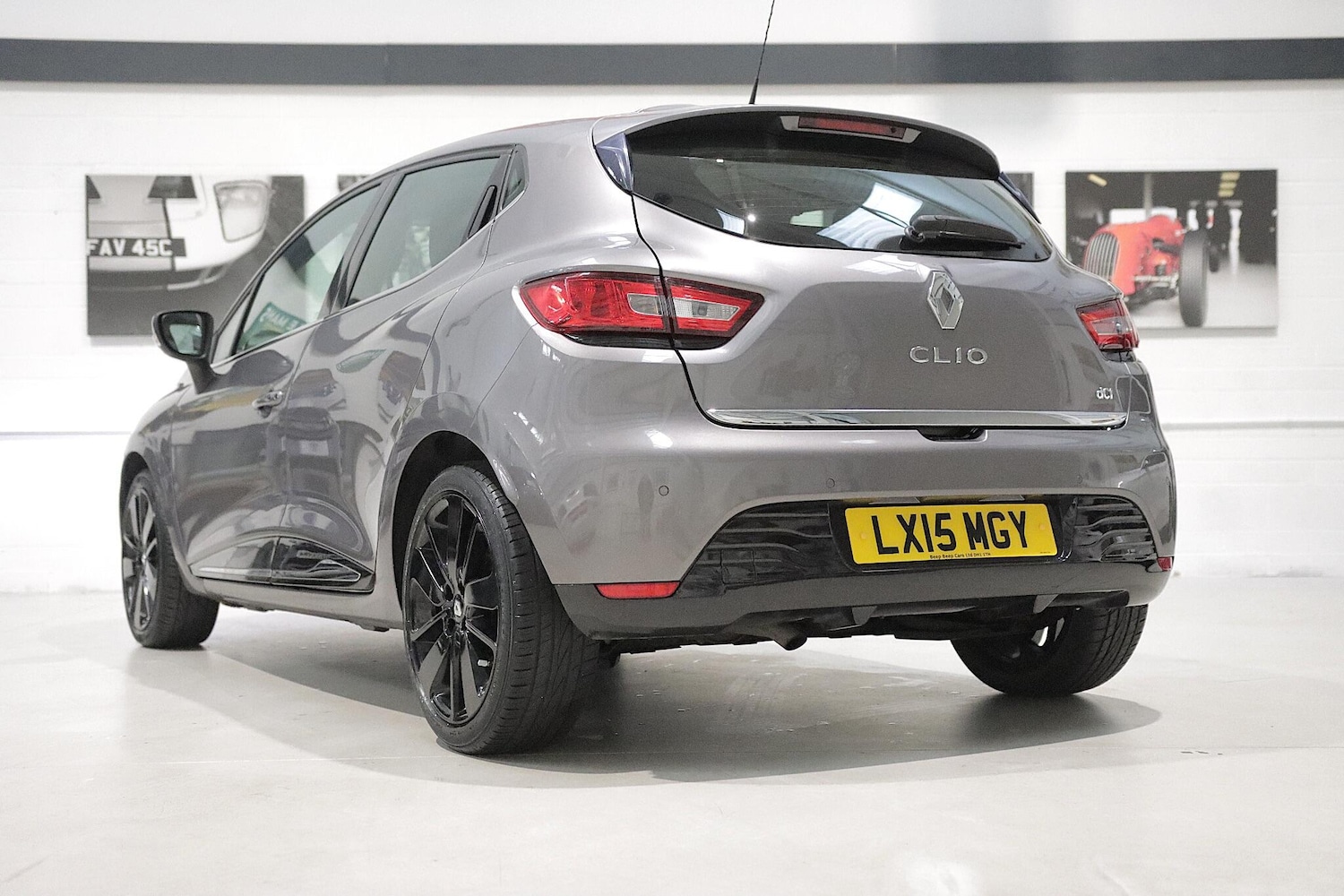 Used Renault Clio 2015 for sale - 76432550: Photo 5