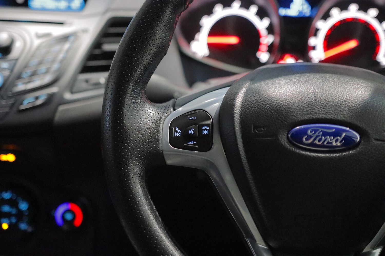 Used Ford Fiesta 2013 for sale - 76398814: Photo 16