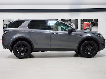 Used Land Rover Discovery Sport 2016 for sale - 75941234: Photo