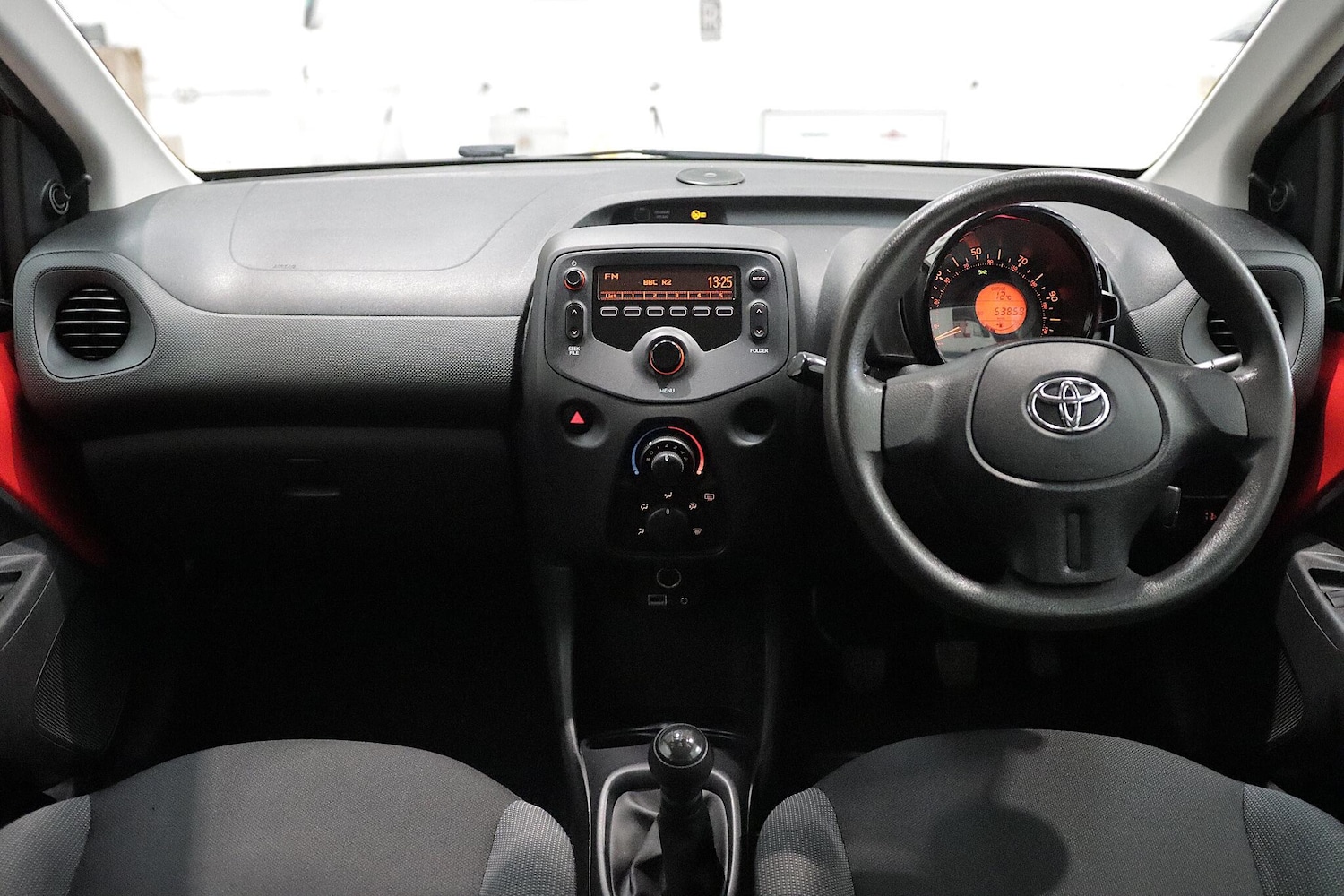 Used Toyota AYGO 2015 for sale - 76425852: Photo 10
