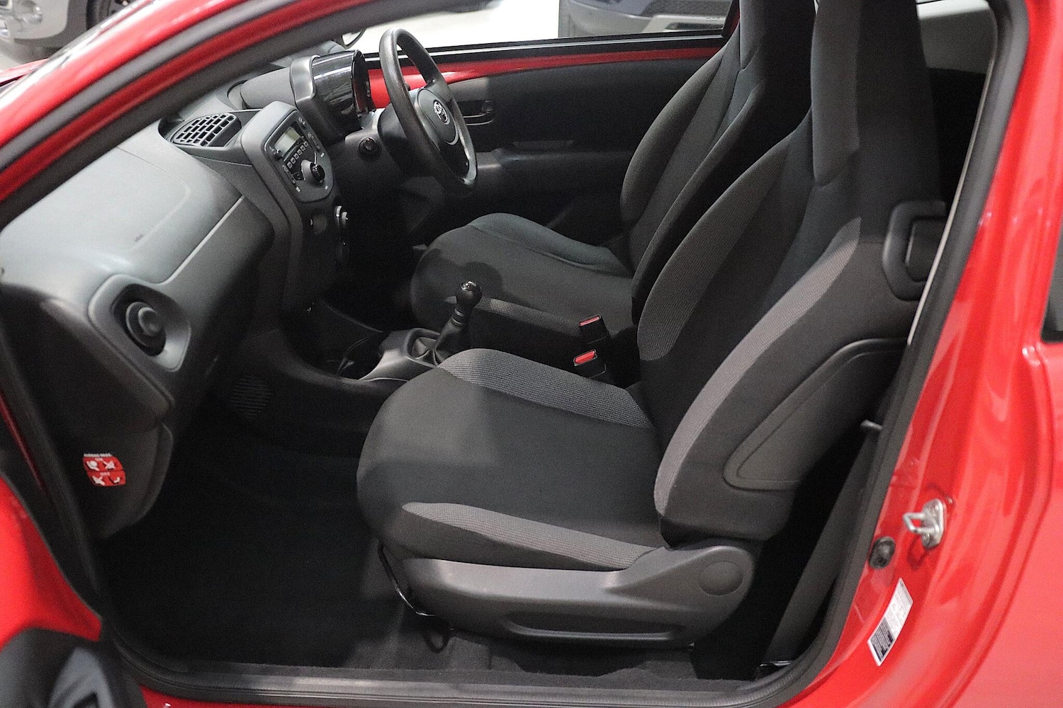 Used Toyota AYGO 2015 for sale - 76425852: Photo 11