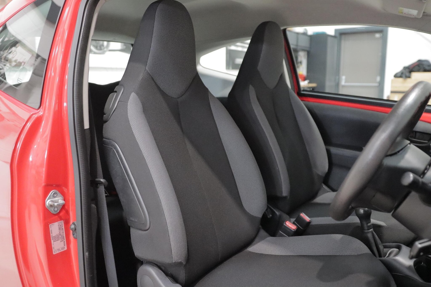 Used Toyota AYGO 2015 for sale - 76425852: Photo 15