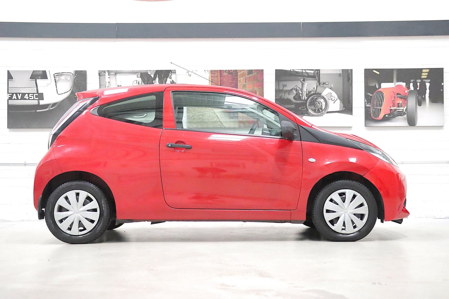 Used Toyota AYGO 2015 for sale - 76425852: Photo 2