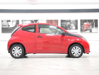 Used Toyota AYGO 2015 for sale - 76425852: Photo