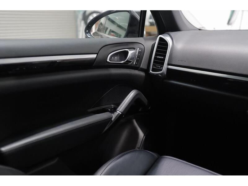 Used Porsche Cayenne 2015 for sale - 77180761: Photo 26