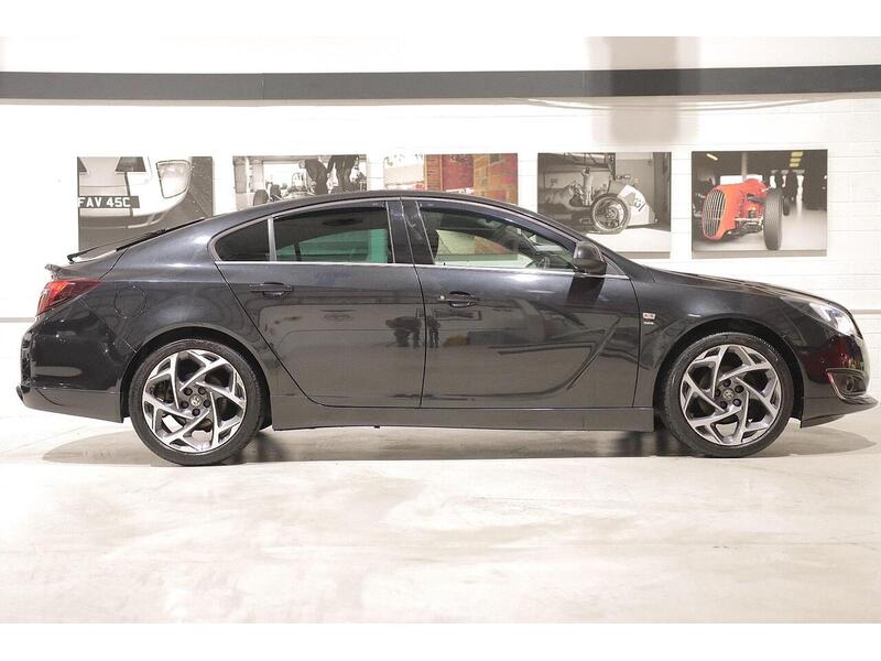 Used Vauxhall Insignia 2015 for sale - 77153952: Photo 2
