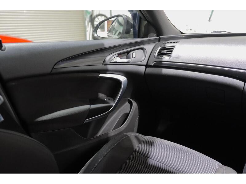 Used Vauxhall Insignia 2015 for sale - 77153952: Photo 24