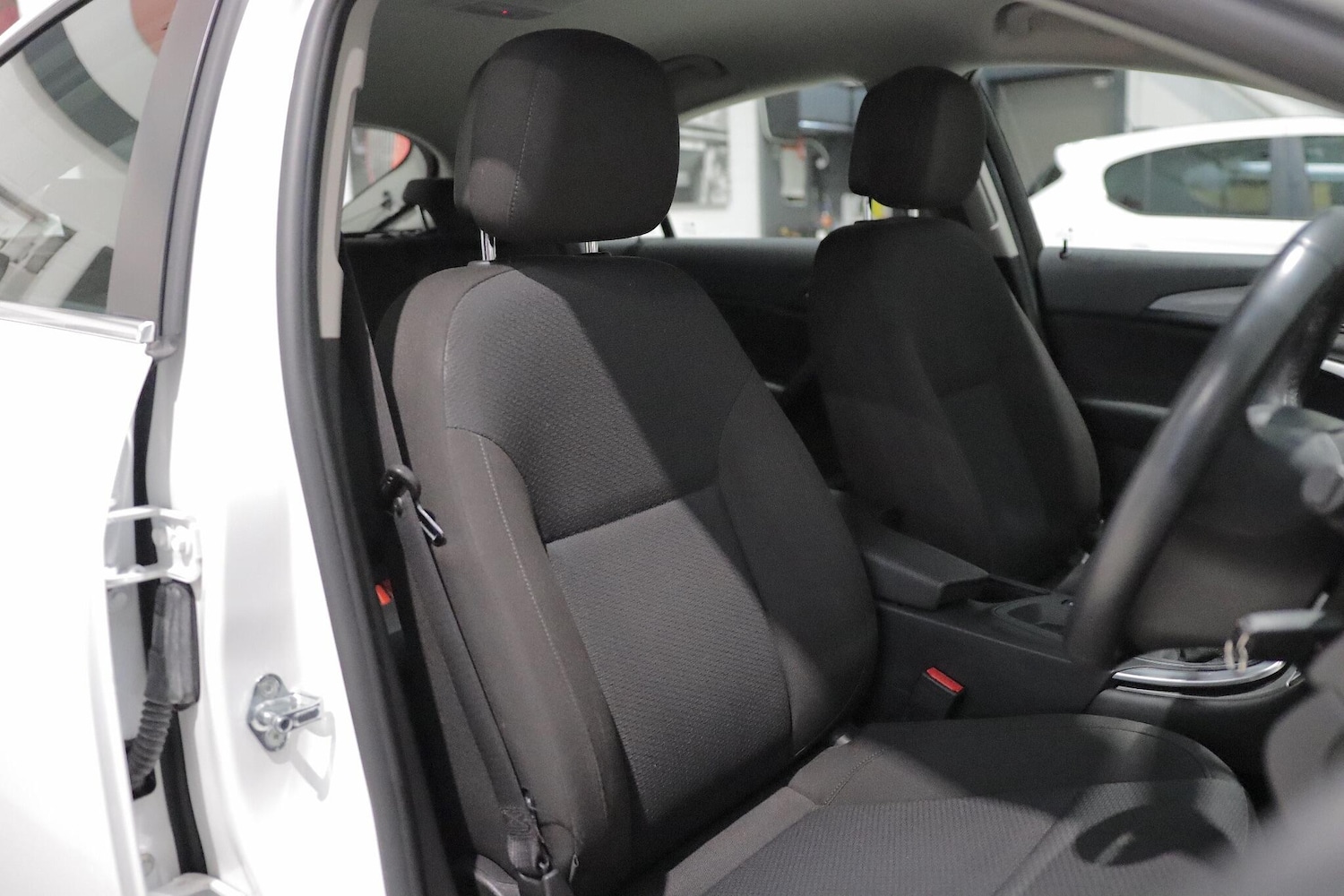 Used Vauxhall Insignia 2017 for sale - 76550549: Photo 14