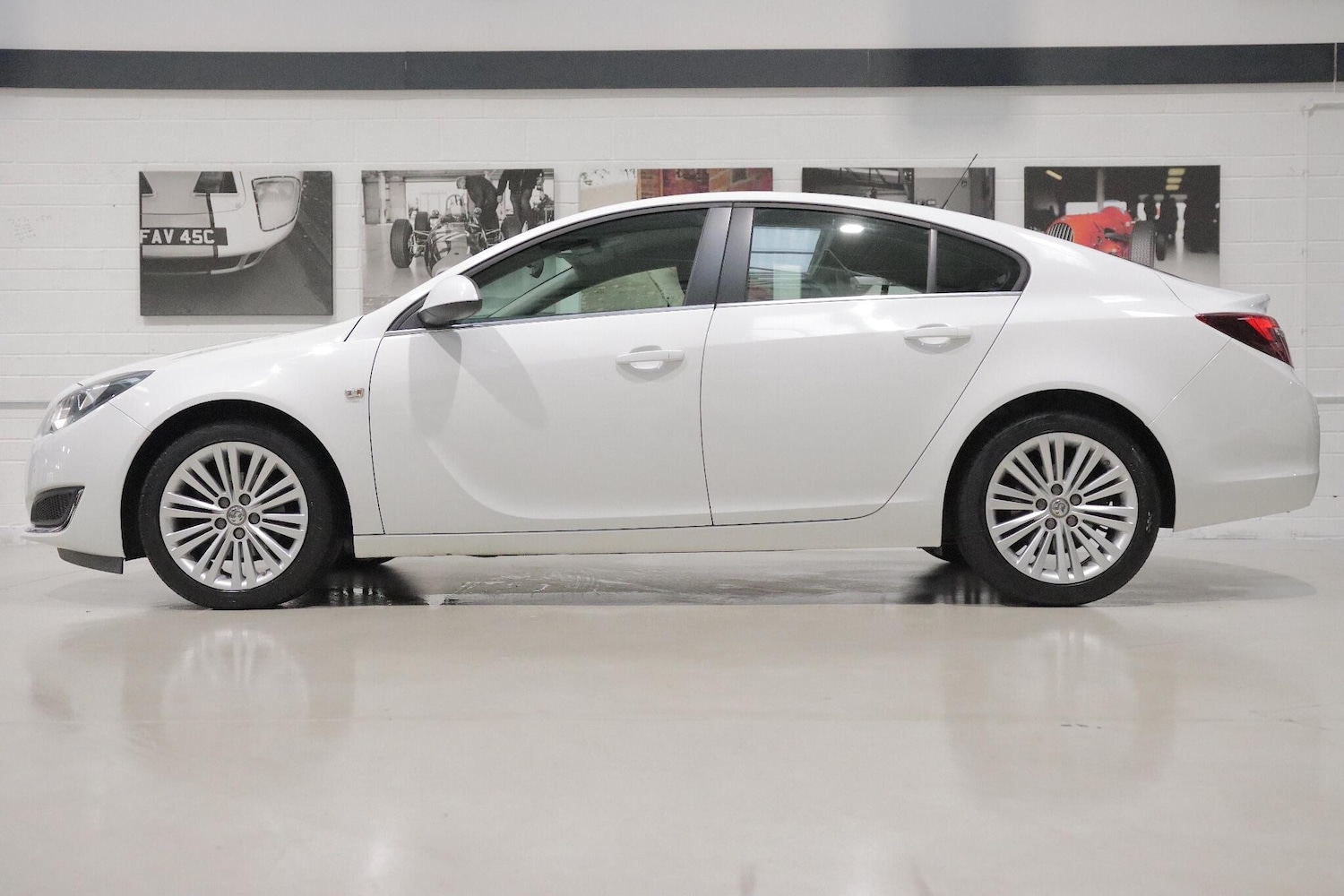 Used Vauxhall Insignia 2017 for sale - 76550549: Photo 6