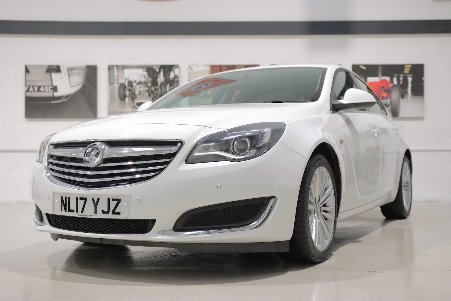 Used Vauxhall Insignia 2017 for sale - 76550549: Photo 7